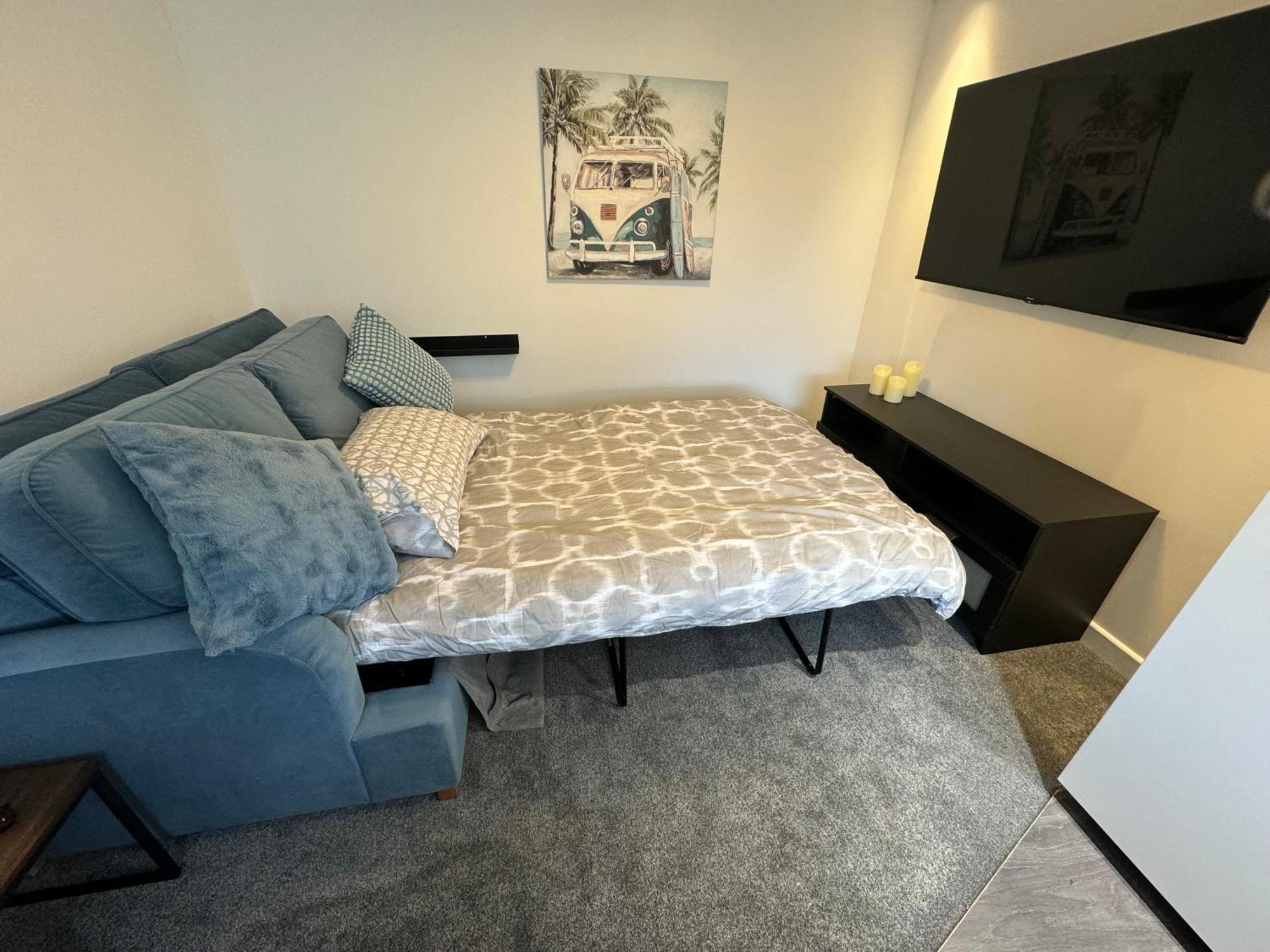 Modern 1 Bed Apartment With Car Parking Bitton Ngoại thất bức ảnh